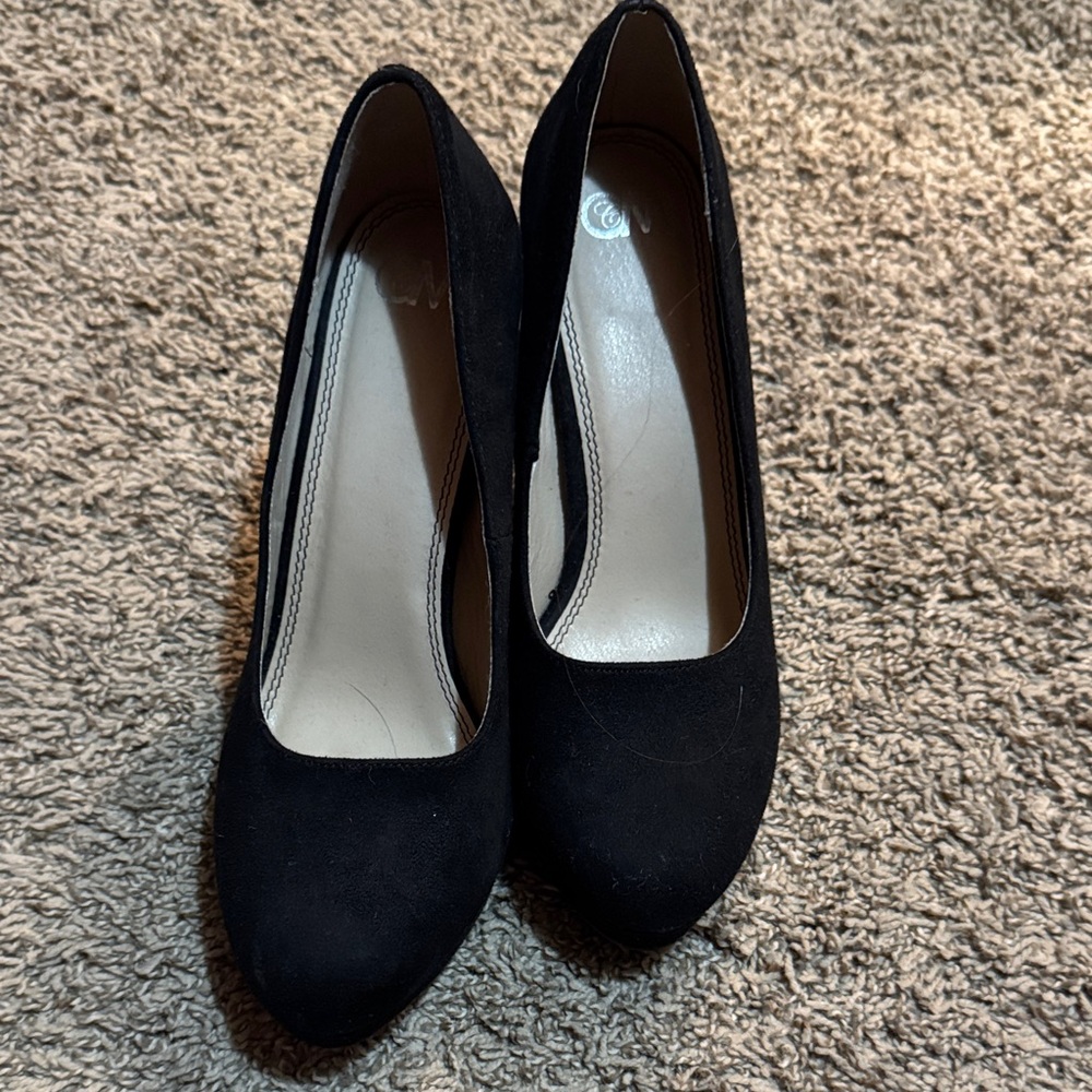 Elegant Black Women's Pumps